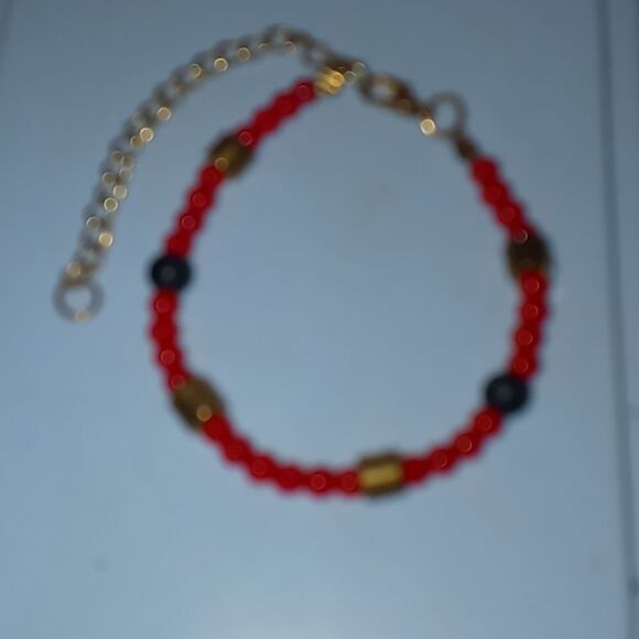 Unique stretchy beaded bracelet - Picture 2 of 5